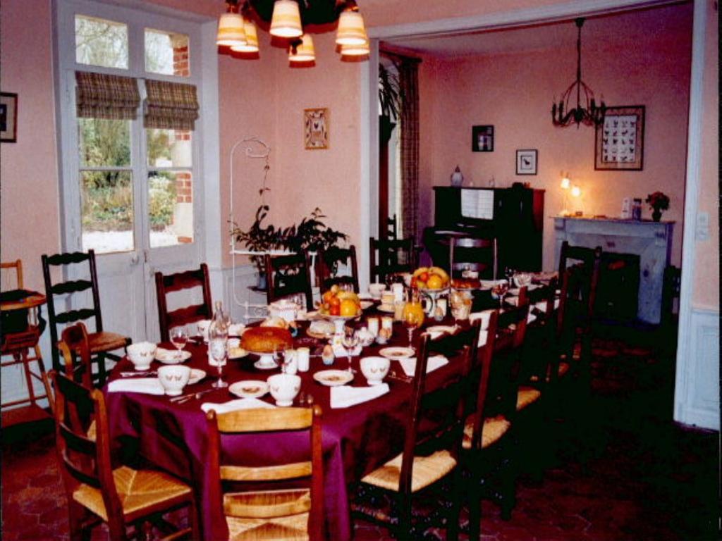 Chez Francine Et Xavier Bed and Breakfast Froissy  Εξωτερικό φωτογραφία