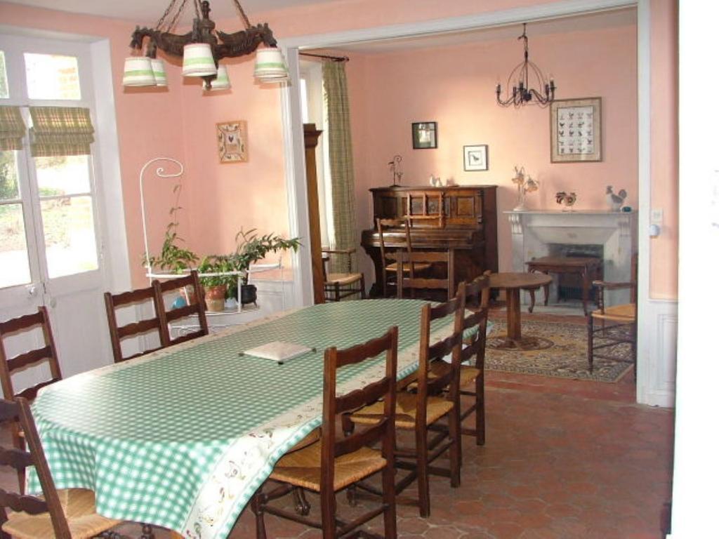 Chez Francine Et Xavier Bed and Breakfast Froissy  Εξωτερικό φωτογραφία